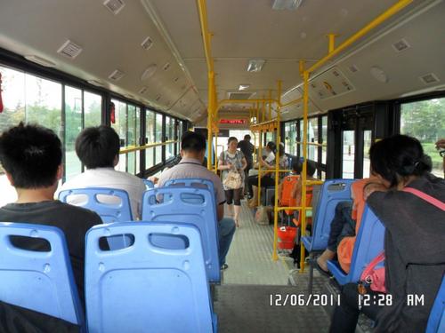 当地的公交车